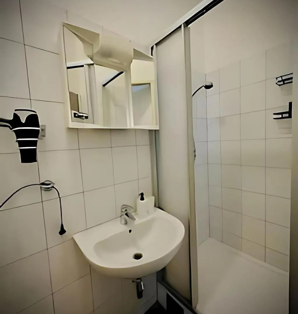 Beautiful & Stylish 1Br Apartment 10 Min To Westbahnhof Vienna